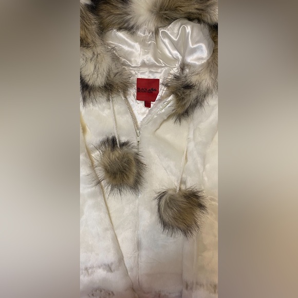Black Mountain White Teddy Jacket with Faux Fur Accents - Picture 3 of 10